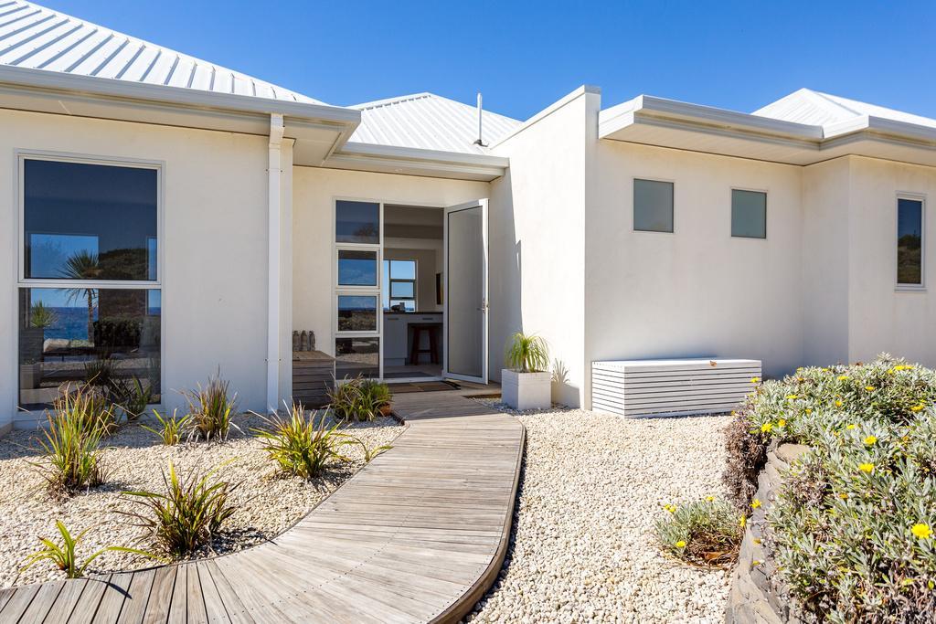 Saltwater - Absolute Oceanfront, Fire Pits, Some Villas With Hot Tubs And Sauna Falmouth Esterno foto